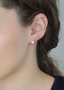 Kolczyki złote dla dziewczynki z okrągłą cyrkonią i bocznymi cyrkoniami próba 585KL 3467. Eleganckie, złote kolczyki z cyrkonią (2).JPG